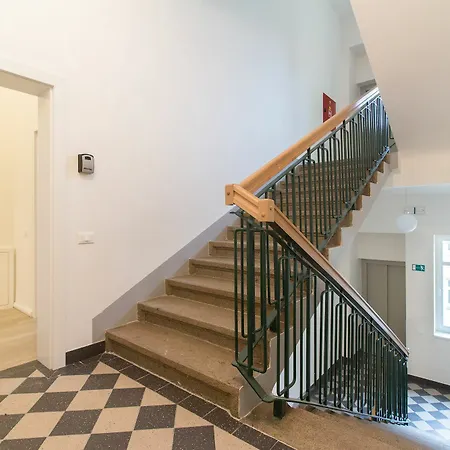 Apartment Balcony 10min From Historic Center