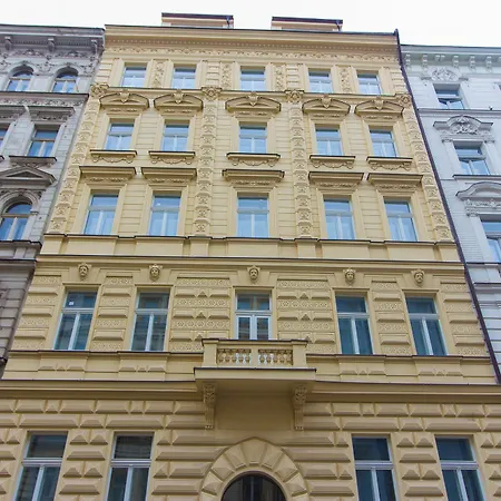 Lägenhet Balcony 10min From Historic Center Prag